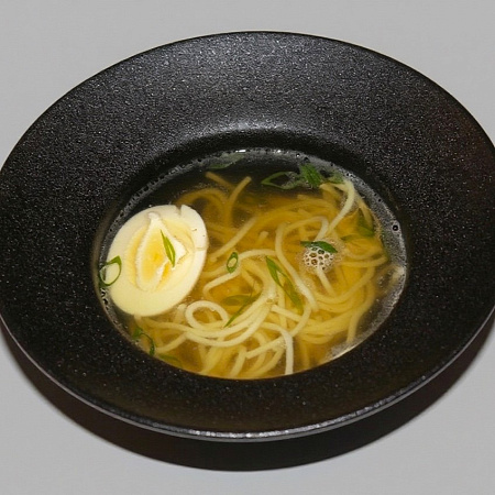 КУРИНЫЙ БУЛЬОН С ЛАПШОЙ